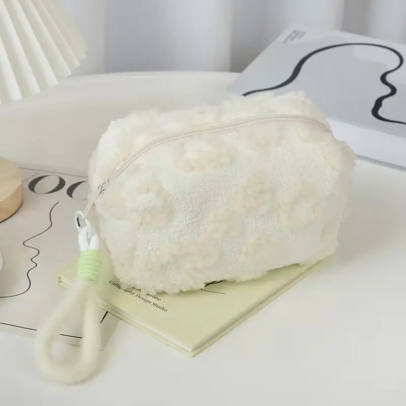 1pc Love Pack Large Capacity Travel Plush Bag Women's Bag Organizer Makeup Bag Toiletries Student Organizer Pencil Case