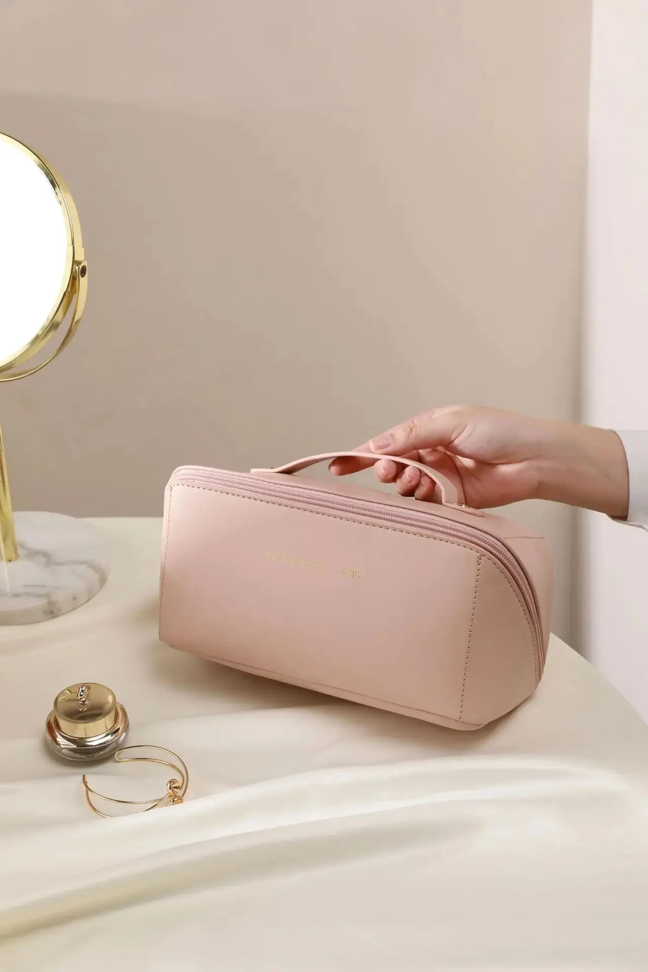 Cosmetics Storage Kit Large Capacity Travel Toiletry Bag Makeup Bag Ins Advanced Sense Portable Cosmetic Storage Bag