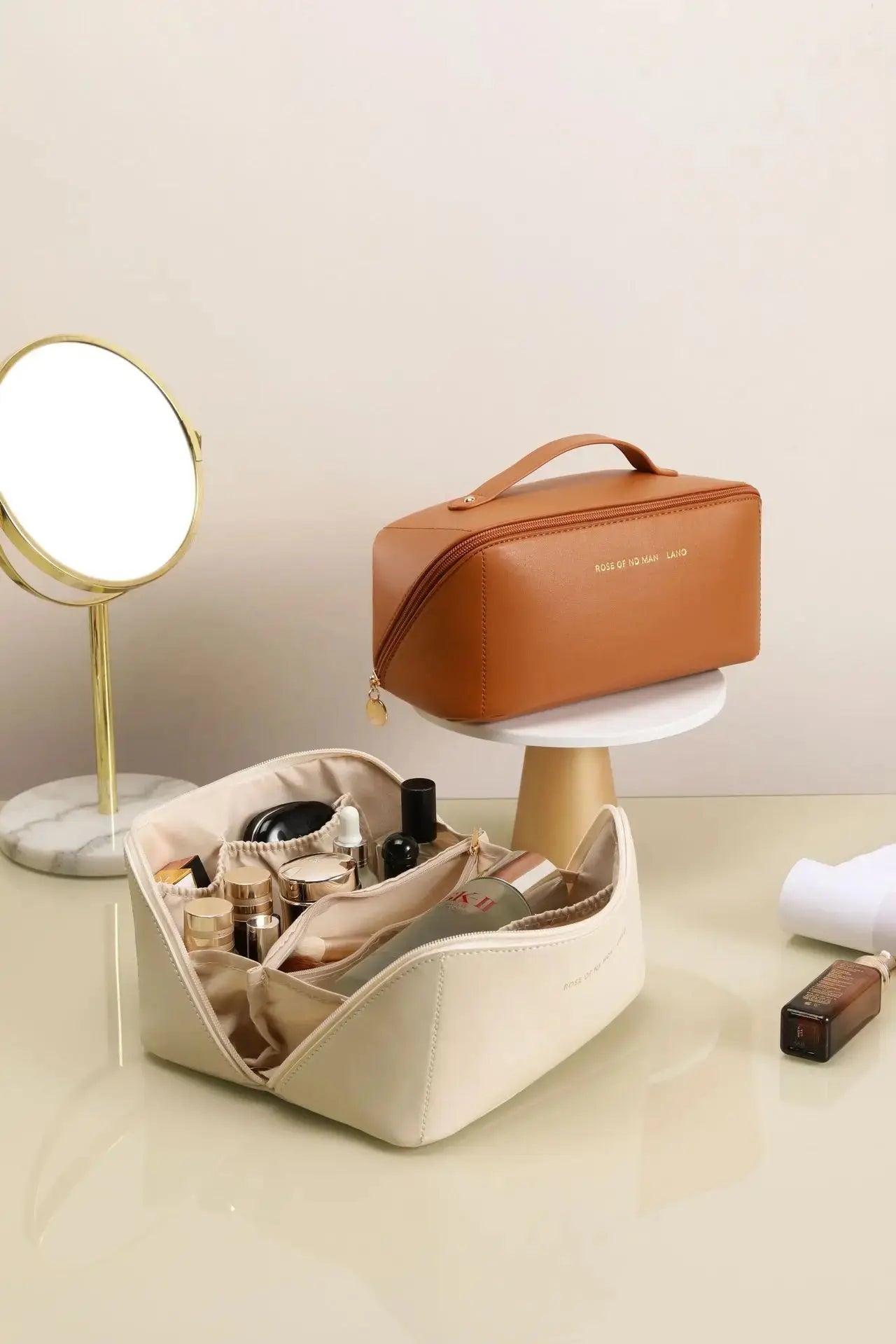 Cosmetics Storage Kit Large Capacity Travel Toiletry Bag Makeup Bag Ins Advanced Sense Portable Cosmetic Storage Bag