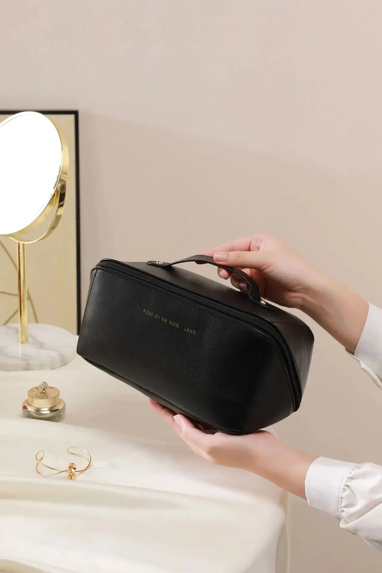 Cosmetics Storage Kit Large Capacity Travel Toiletry Bag Makeup Bag Ins Advanced Sense Portable Cosmetic Storage Bag